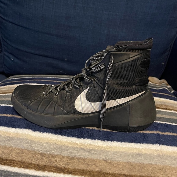 Black Nike Hyperdunks2015, men’s size US10 - Picture 1 of 3